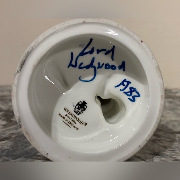 *Signed* Limited Edition J. Wedgwood Figurine! *RARE* - Picture 14 of 15